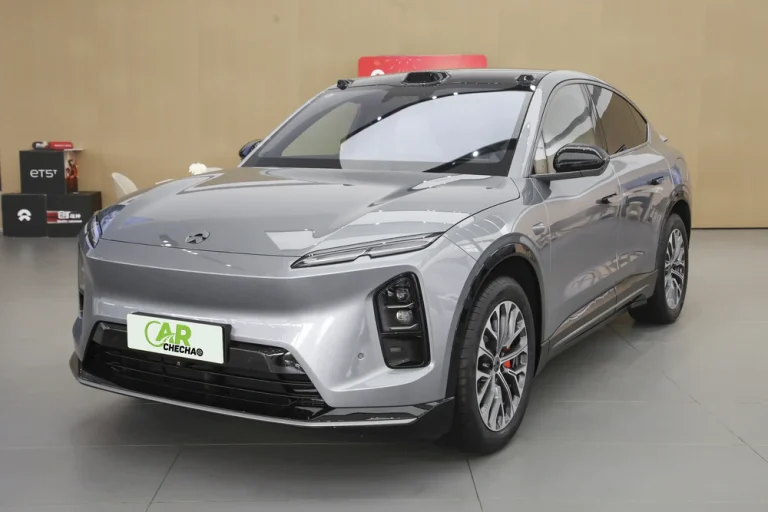 new-car-2025-nio-ec6-655km-100kwh-silver-exterior-front-left-angle