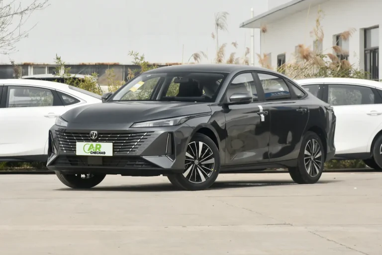 new-car-2025-Changan-Eado-PHEV-1.5L-Intelligent-New-Blue-Core-145km-Grey-Exterior- front-left-angle