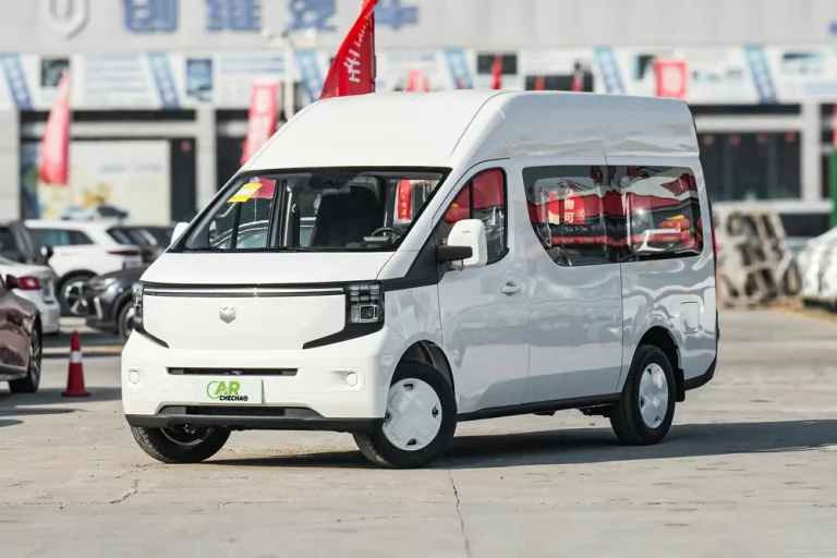 new-car-2025-CHANGAN-LCV-V919-Express-320km-SWB-High-Roof-Standard-6-Seater-White-Exterior-front-left-angle